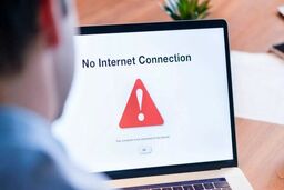 اینترنت فقط فضای مجازی نیست؛ با تار و پود زندگی ما عجین شده / باز شدن اینترنت به‌نفع اقتصاد کشور و امنیت ملی است