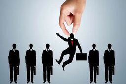 توصیه اطلاعات به دولت درباره تعدیل نیروی انسانی
