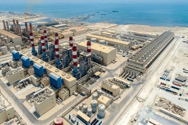 گرای ۱۱ نیروگاه و آب‌شیرین‌کن منطقه گرفته شد