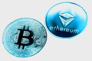 قیمت بیت‌کوین و اتریوم امروز دوشنبه ۱۶ شهریور ۱۴۰۵/ کاهش قیمت بیت‌کوین