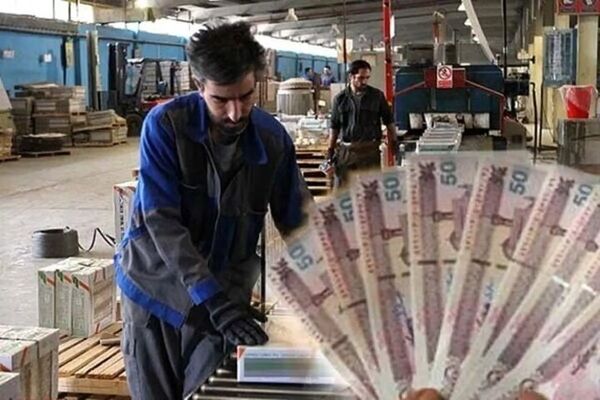 تورم رسمی خوراکی‌ها به ۱۳۴ درصد رسیده / وزیر کار زیر بار مصوبه ترمیم مزد کارگران نمی‌رود؟ 