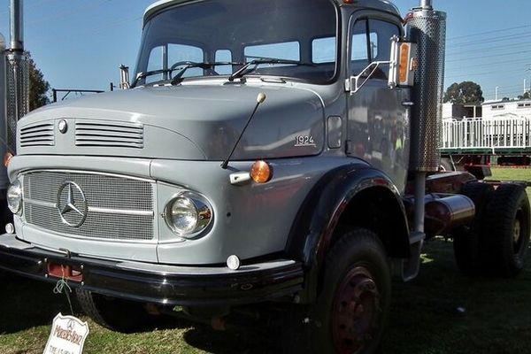 اولین کامیون تولید شده در ایران /عکس