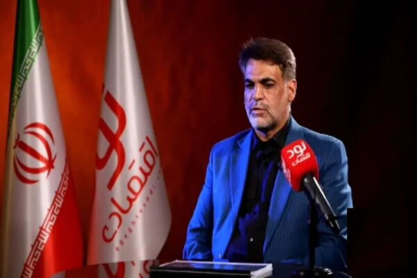 رقم فیش حقوقی یک کارمند ایران‌خودرو جلب توجه کرد/ ویدئو