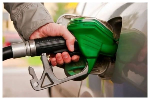 نانوایی ها سه شیفته شدند/ استقرار پمپ بنزین سیار در جاده ها