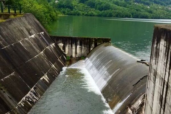 ۲ سد بزرگ ایران سرریز شد