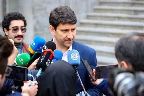 شش گزینه پیش روی وزیر ارتباطات/ تکلیف وضعیت اینترنت روشن می‌شود؟