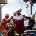 نفت در بازار چین به مرز ۱۰۰ دلار رسید