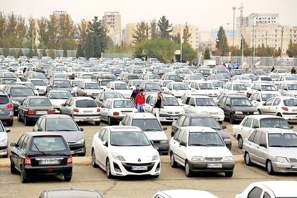 سقوط آزاد قیمت خودرو در بازار/ جدول