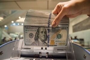دلار بیش از ۴ هزار تومان سقوط کرد/ جدول