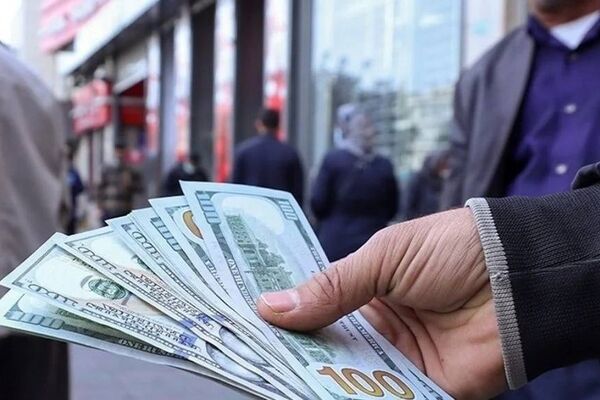 قیمت دلار آزاد 233 هزار تومان شد